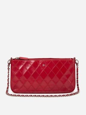 Pre-Owned Chanel 2010 Red Quilted Pochette Chain Shoulder Bag